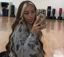 Full body massage with hot oil by professional masseuse