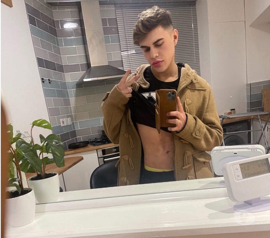  Gay massage Edinburgh Edinburgh - Edinburgh - Photos for BIG BUM FEMININE BOY COLOMBIAN