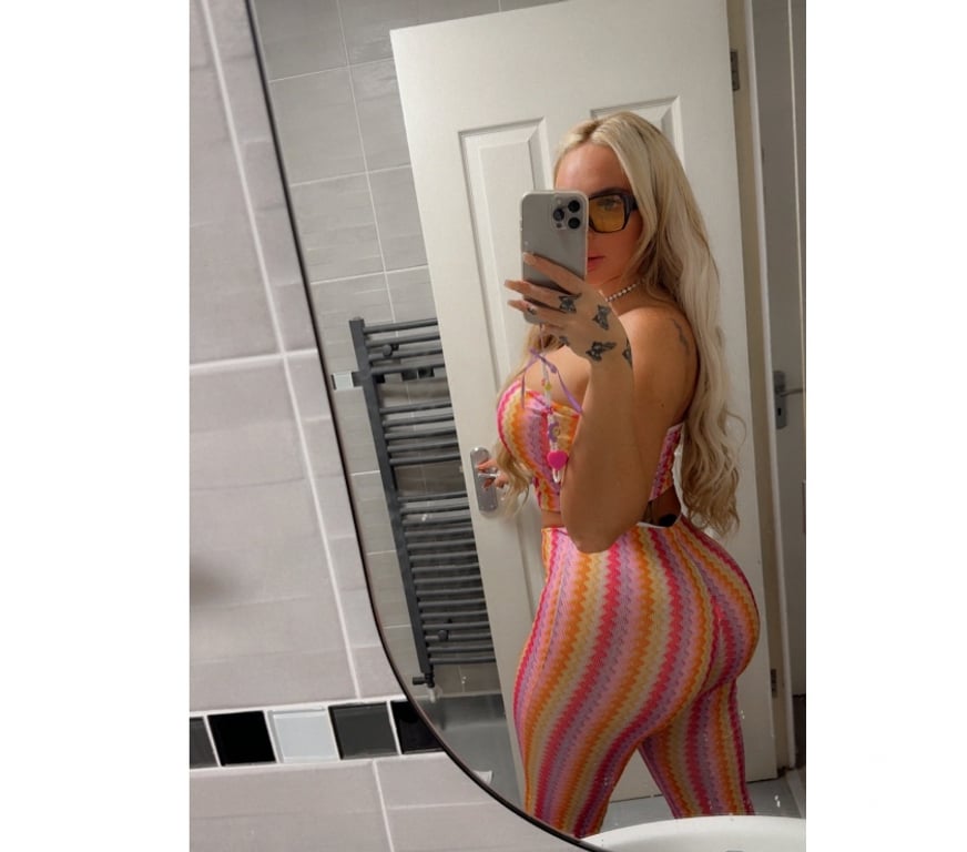 Escorts North West London Brent Cross - North West London - Photos for English pawg sophie
