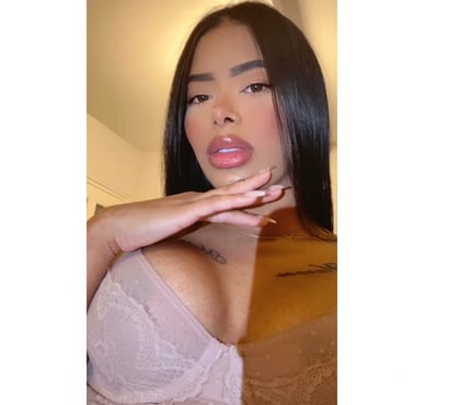 Photos for Larissa Brazilian 🇧🇷🌶️