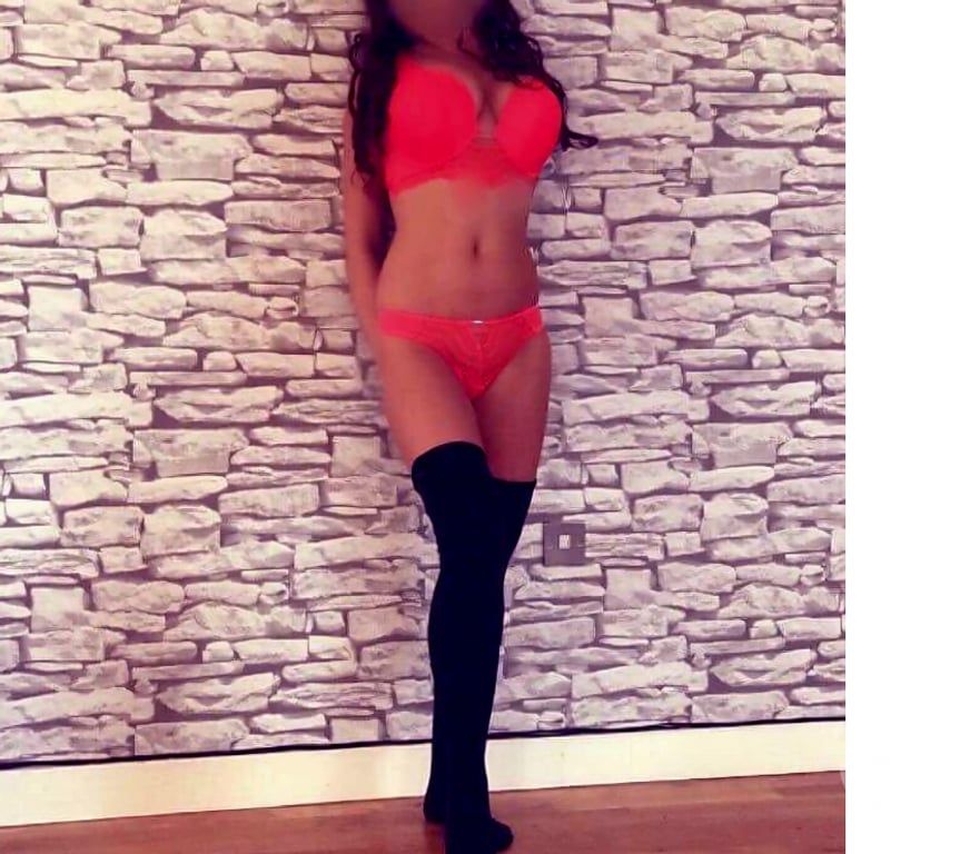 Escorts North Lanarkshire Airdrie - North Lanarkshire - Photos for Hot very busty lady in town till Wednesday only