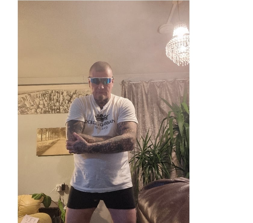 Adult Dating Baildon Bradford - Photos for MATURE MAN SEEKS NAUGHTY CASUAL ENCOUNTERS FEMALES ONLY