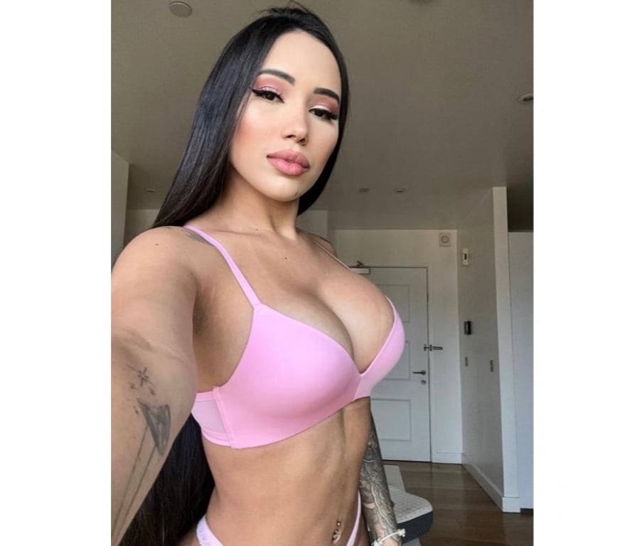 Escorts East London Gants Hill - East London - Photos for Breath taking sun- kissed Brazilian brunette Tiffany