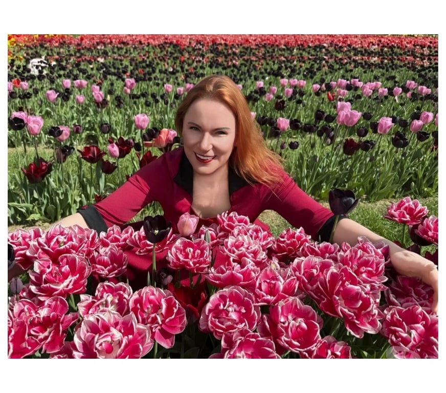 Escorts Kent Maidstone - Photos for Mature Ella: irresistibly sexy and breathtakingly stunning