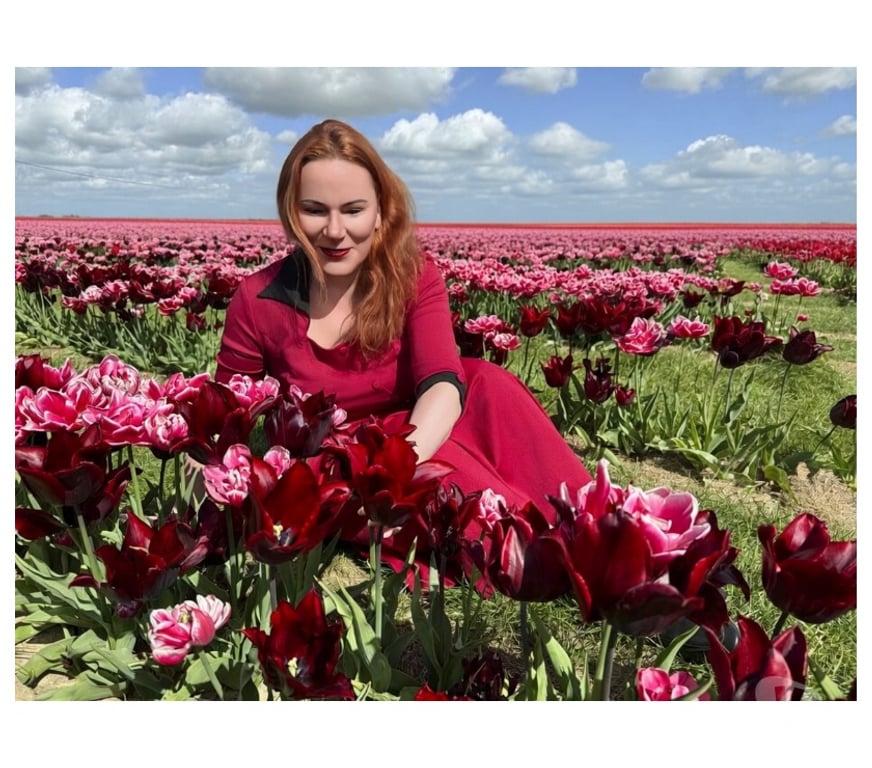 Escorts Kent Maidstone - Photos for Mature Ella: irresistibly sexy and breathtakingly stunning