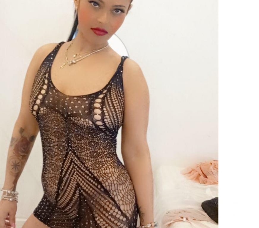 Escorts West London Hillingdon - Photos for Brazilian Babe in Hillingdon 😍