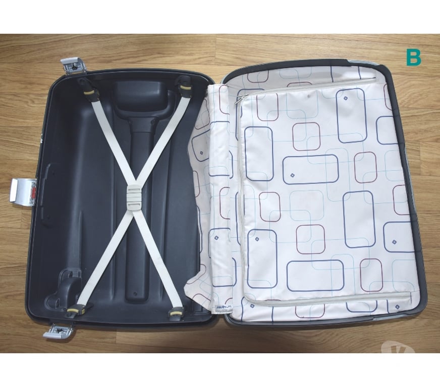 Miscellaneous Surrey Elmbridge - Photos for Samsonite Hard Suitcase