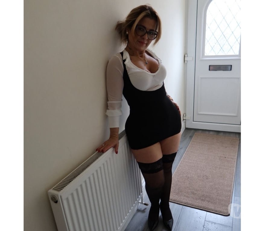 Escorts Derbyshire Derby - Photos for Curvy Brazilian Beauty 💋 Warm, Elegant & Sensual