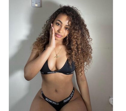 Escort King`s Cross St. Pancras Station King`s Cross - Central London - Photos for 👙🫦Simone LATINAS Companion ! NEW IN THE UK🫦👙