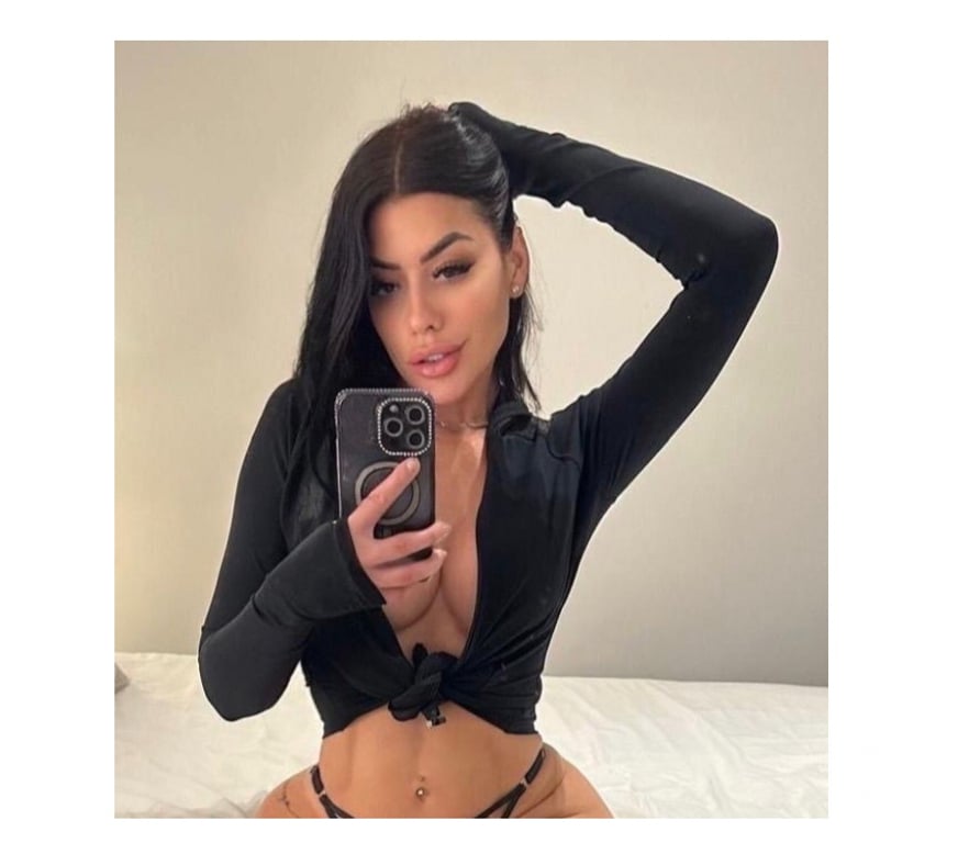 Escorts South West London Sutton - Photos for 🔥 BELLA HOT GIRL🫦PARTY🥂UPPER CLASS💯REAL 🇧🇷