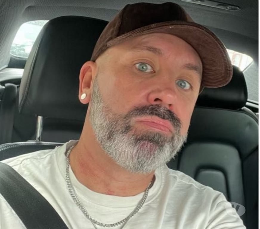  Gay massage Staffordshire Stoke-on-Trent - Photos for Charming Male Companion Available – Staffordshire