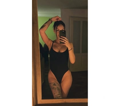 Escort Stratford East London - Photos for 💕YOUNG BODDY SLIM🍾PARTY GIRLS💕