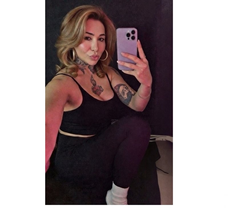 Escorts Hull Hull City Centre - Hull - Photos for LADYBOY BIG SURPRISE!!! ⭐️SHEMALE .TS CARLA BIG SURPRISE