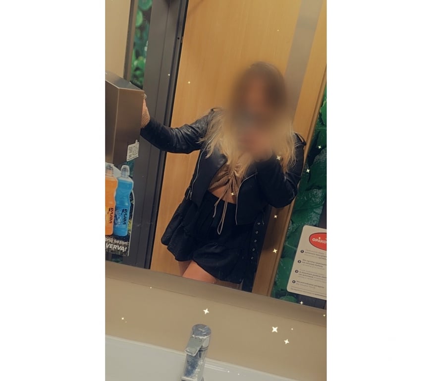 Escorts Hampshire Rushmoor - Photos for Hi Guys x I’m Lily NEW Polish girl xx