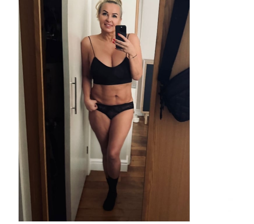 Escorts Staffordshire Lichfield - Photos for Polish Pie Pandora Mature Well Experienced Slimmer figure!!