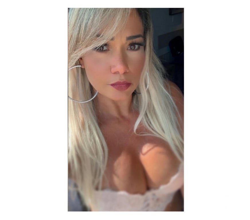 Escorts North West London Harlesden Station - North West London - Photos for An elegant, experienced and naturally captivating woman who