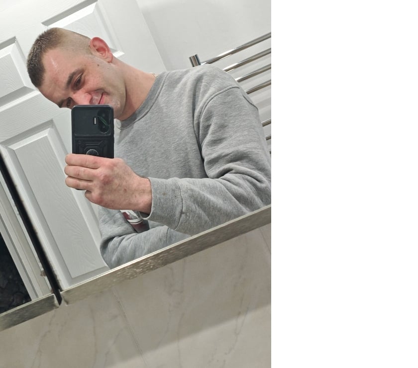 Adult Dating Heathrow Terminal 4 Station South West London - Photos for .Playful Gentleman Seeking a Tall, Curvy Woman for Private