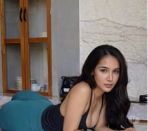 Jada – Thai TS Model Based in the UK