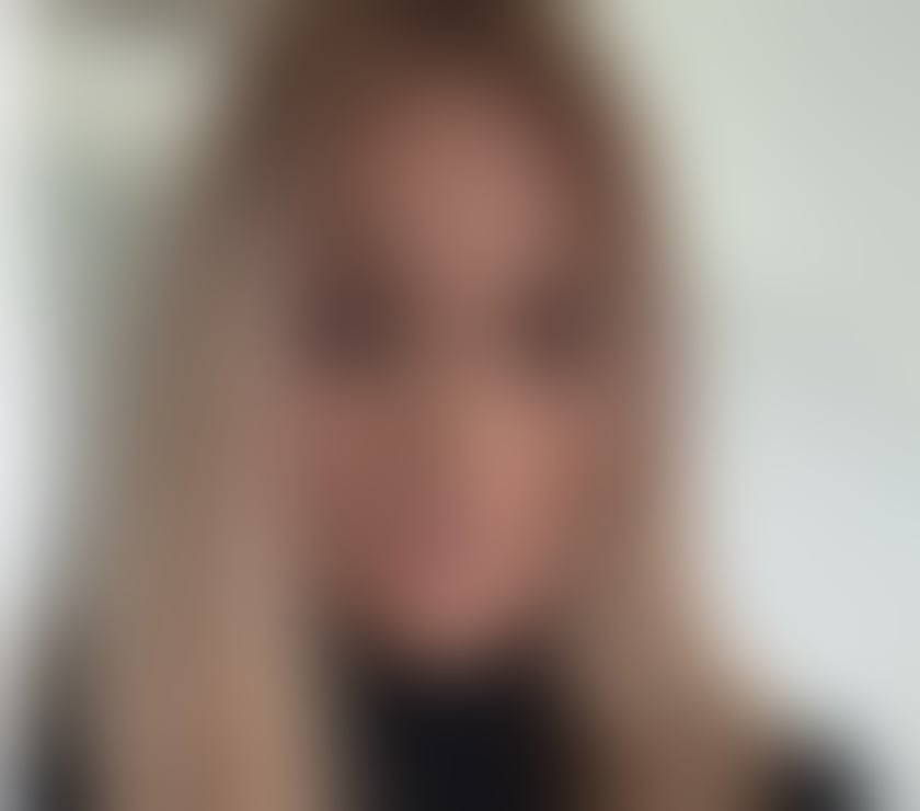 Photos for Hello i am iris new girl in town ❤️