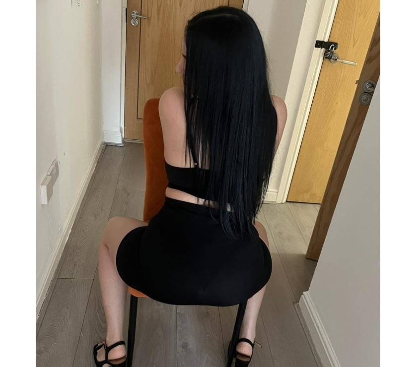 Escorts Hertfordshire St. Albans - Photos for Bella brunette owo include