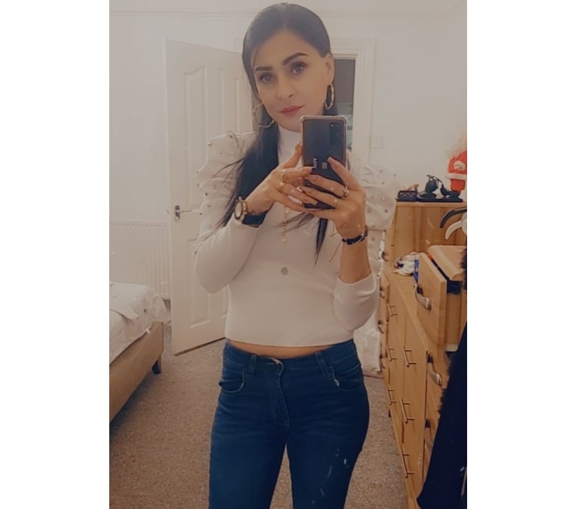 Escorts Essex Thurrock - Essex - Photos for I am Cristina a brunette girl and a social Ford girl.