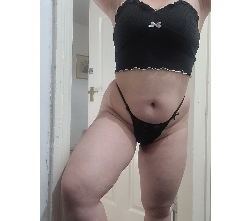 Escorts West Yorkshire Leeds - Photos for Hello, I'm new to your area, my name is Narcisa, I party and