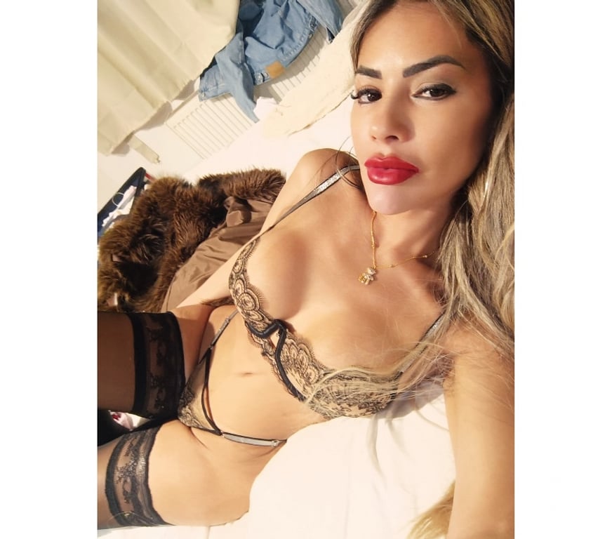 Escorts Hertfordshire Watford - Photos for 🍭🍭SARA🍑GF EXPERIENCE BRAZILIAN🔥WATFORD