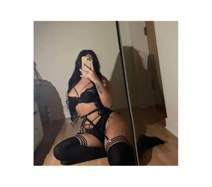 Escorts Swansea City Centre Swansea - Wales - Photos for 🫦Amy Bruneet Best service party girl 😋