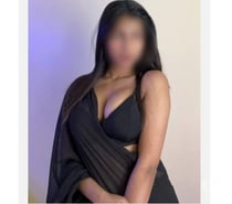 GEETHA INDIAN GIRL NEW IN HOUNSLOW TOWN CENTRAL
