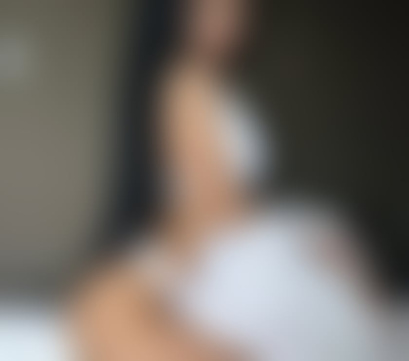 Naughty brunet slim and hot🔥