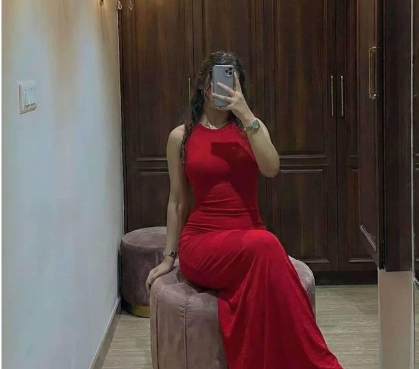 Party girl 💕 I'm back this town ❣️