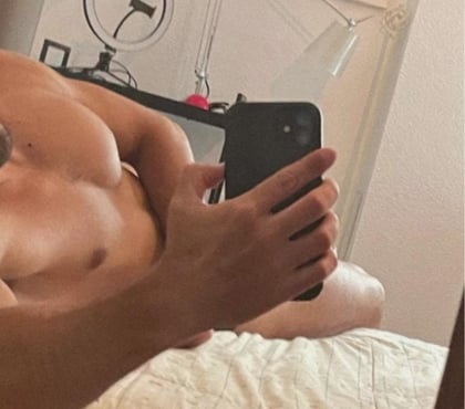 Gay Escorts Luton Town Centre Luton - Photos for Leonardo Brazilian 10 inch party boy 🍌👅