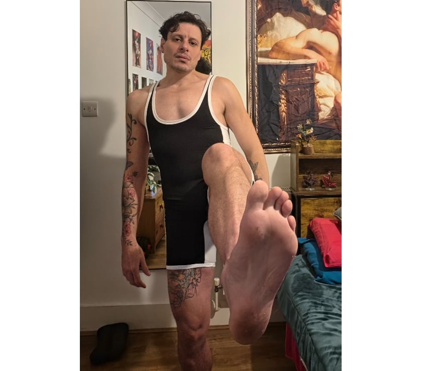  Gay massage Surrey Epsom and Ewell - Photos for 🇧🇷🇮🇹Masculine Guy 24h available xl