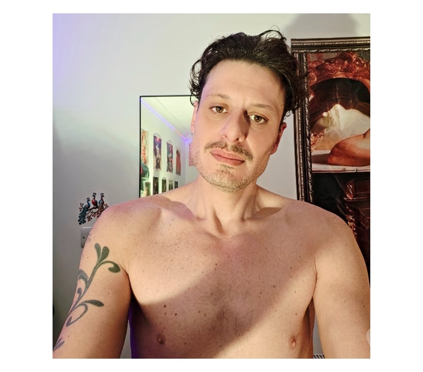  Gay massage West Sussex Crawley - Photos for 🇧🇷🇮🇹Masculine Guy 24h available xl