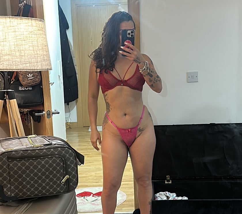 Escorts Kent Ashford - Photos for Amanda, new in town,Nice OWO 💋🇧🇷PartyGirl