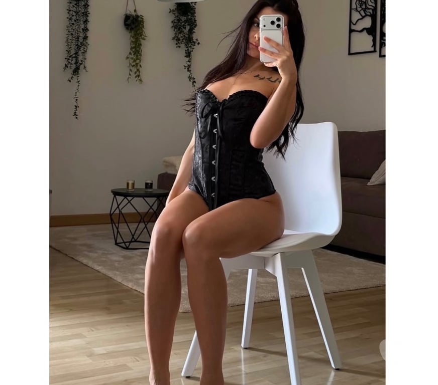 Escorts Hertfordshire Dacorum - Photos for Outcall Queen Daisy