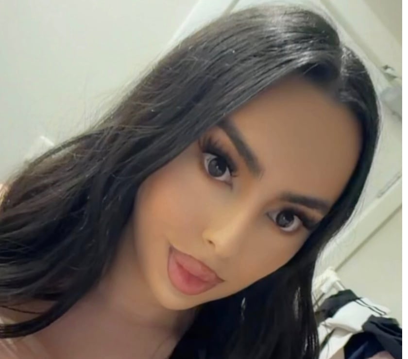 Trans Girl – Bottom – West London, Real Photos