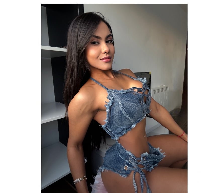 Escorts West Midlands Birmingham - Photos for 🇧🇷LUNA LATINA BEST EXPERIENCE🌟