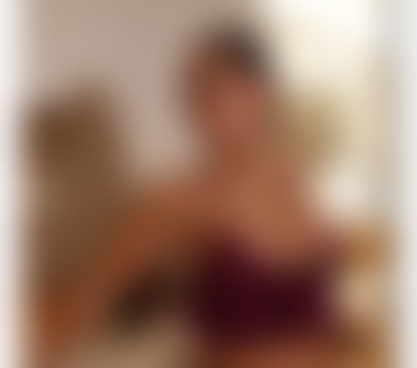 Brazilian Bruna Júlia new in London