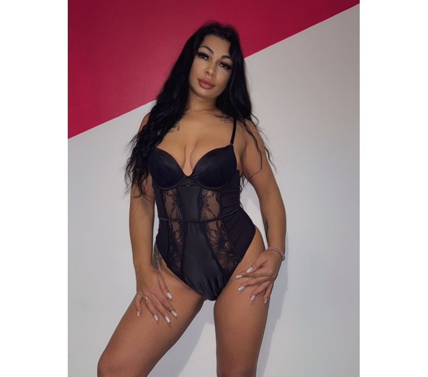 New in town 2 girls pay 1. Outcall only