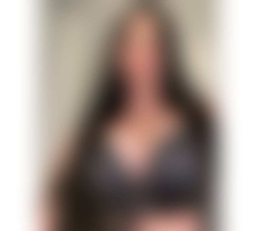 ELEGANT BRUNETTE ❤️ OUTCALL