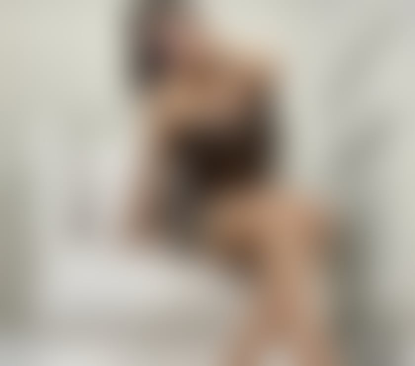 Escorts Merseyside Sefton - Photos for Elegant & Friendly Lady Available for Outcalls