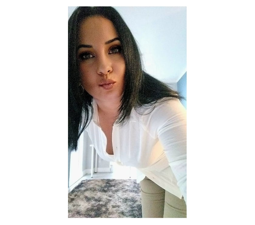 ✨ Petite, delicate & naturally sexy…