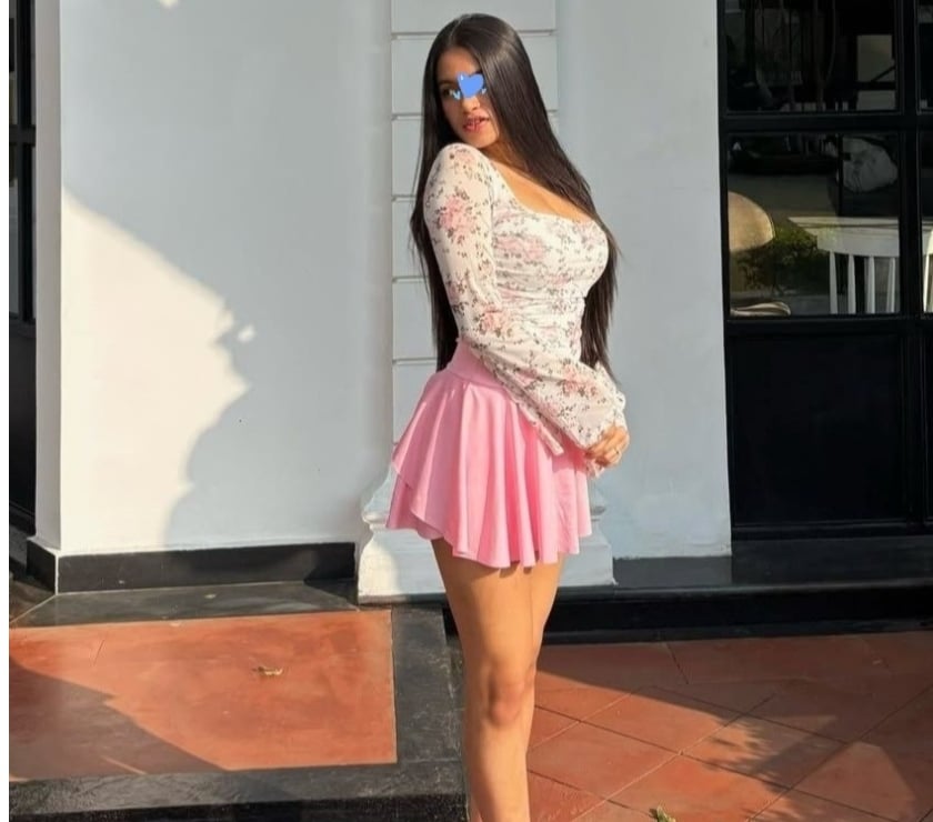 Escorts East London Canary Wharf Station - East London - Photos for Hot and curvy Indian available for incall, outcall and vc