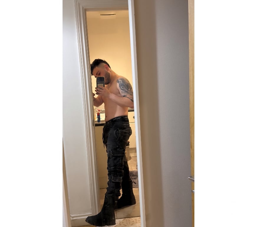  Gay massage South West London Merton - Photos for NEW young good looking guy 🇧🇷🔥