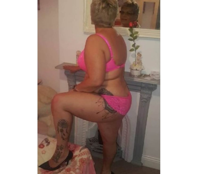 Escorts East London Aldgate East - East London - Photos for Hi!! ME NAME MILF ZARA!! HURRY UP😘😘