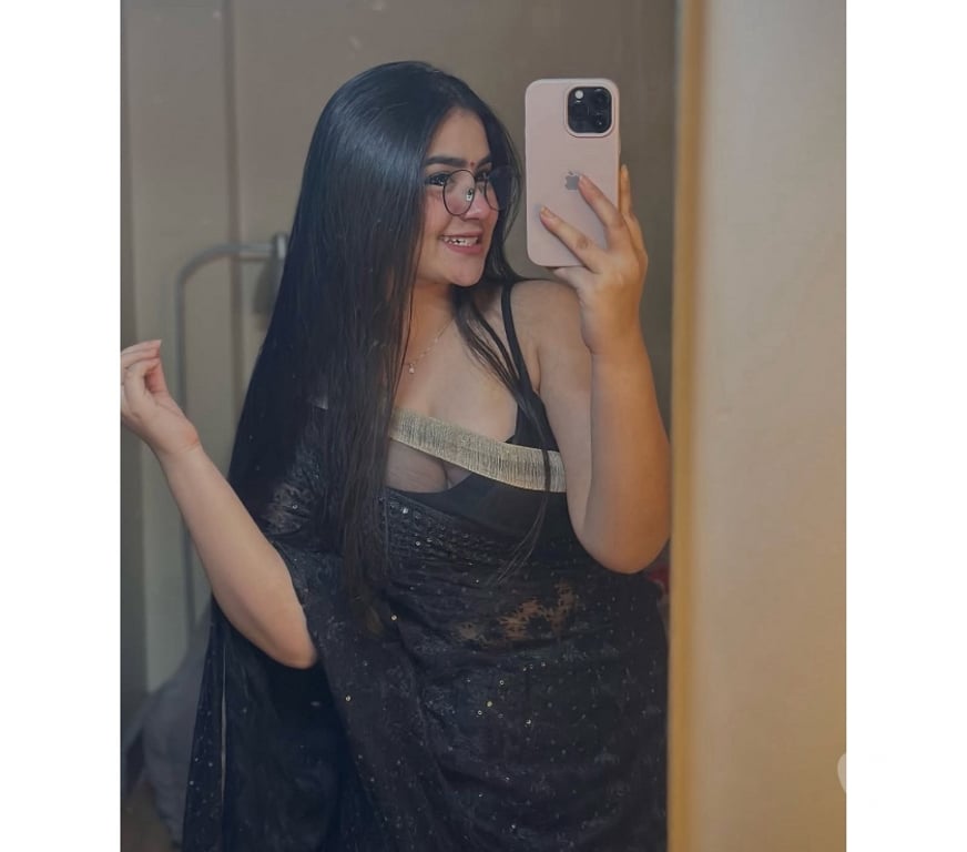 Escorts East London Stratford - DLR Station - East London - Photos for Friendly and Cutee Queen - Asian Very Hot Escort.