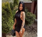 Outcall Stunning Brunette