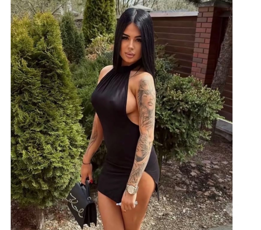 Escorts Hertfordshire Watford - Photos for Outcall Stunning Brunette