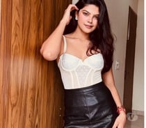 Hot babe for full girlfriend experiene is available